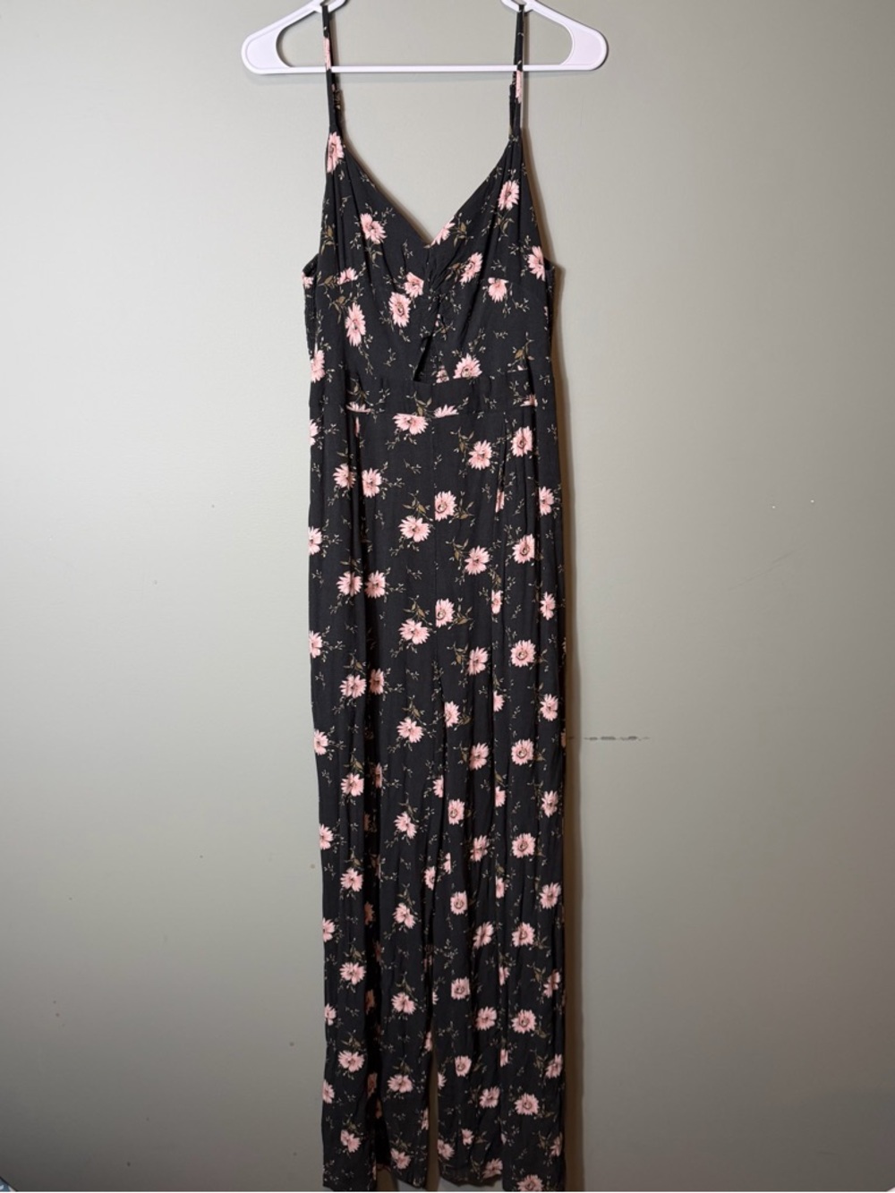 American Eagle Women’s Romper/Jumpsuit‎ Pants Size Large Black Floral